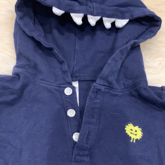 Carter’s Monster Theme Long-Sleeve Navy Sweatshirt with Teeth Hood in 18M - Picture 3 of 4